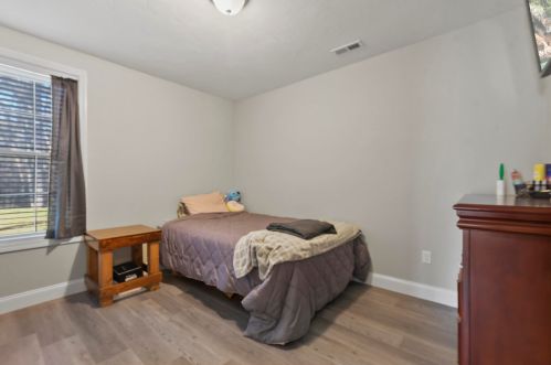 214 Chases Grove Rd, Derry NH  03038-5836 exterior