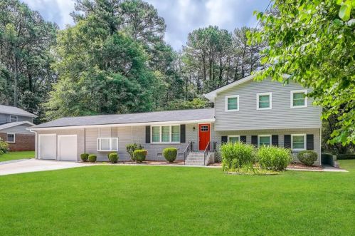 4795 Fairforest Dr, Stone Mountain GA  30088-1018 exterior