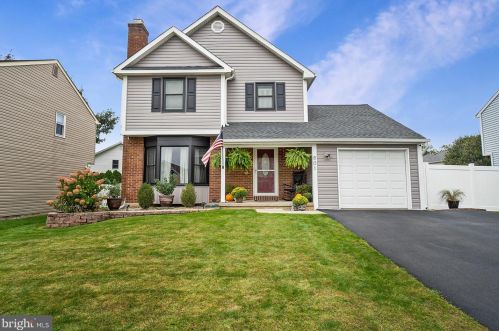 801 Willow Dr, Catasauqua, PA 18032-2137