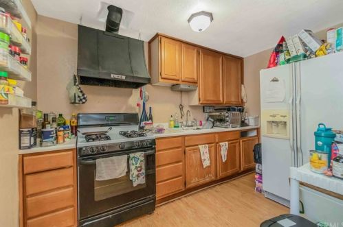 129 69th Way, Long Beach CA  90805-1237 exterior