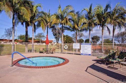 1874 Forestdale Dr, Encinitas CA  92024-4214 exterior