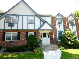 201 Doxbury Ln, Airmont NY  10901-7235 exterior