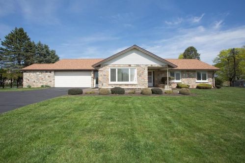 60 Echo Ridge Ln, Easton, PA 18042-6913