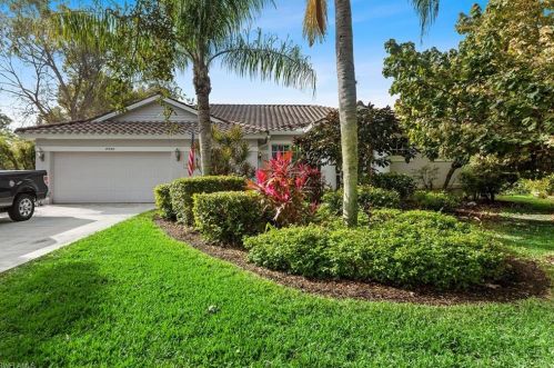 8844 Mariposa Ct, Naples, FL 34113-2624