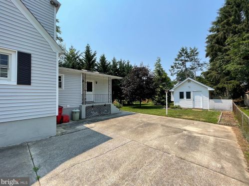 504 Church St, Charles Town WV  25414-1314 exterior