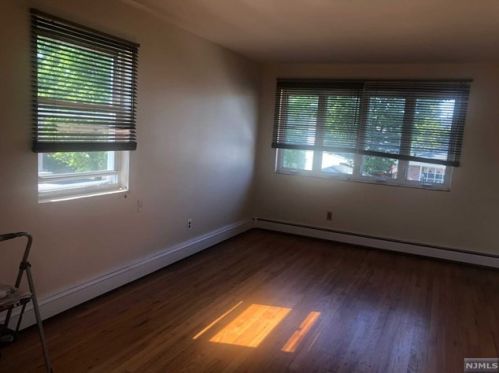 257 Desoto Pl, Cliffside Park NJ  07010-1046 exterior