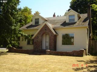 622 Division St, Damascus, OR 97030
