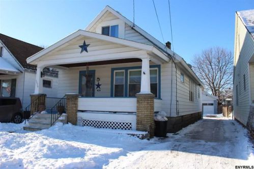 1526 Hawthorne St, Schenectady, NY 12303-1012