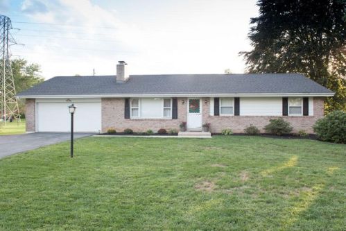 64 Hickory Ln, Bareville, PA 17540-1110