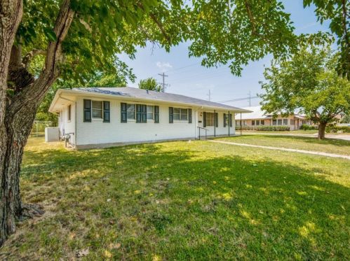 1229 Stanley St, Denton TX  76201-2492 exterior