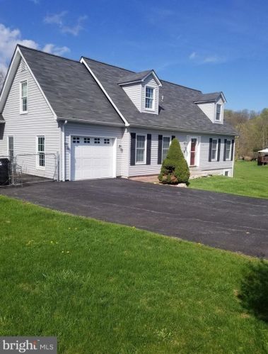4 Mile Trl, Charnita, PA 17320-7900