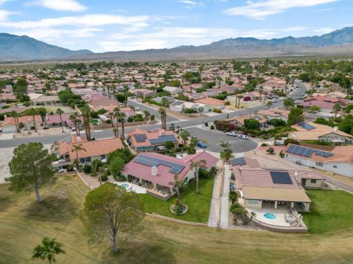 9721 Siwanoy Dr, Desert Hot Springs CA  92240-1330 exterior