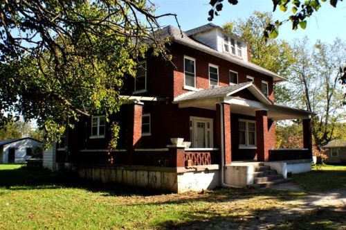 211 3rd St, Irvington, KY 40146-7277
