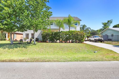 573 Delmonico St, Melbourne, FL 32907-3104