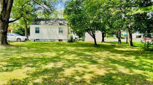 4 Ferrara Dr, Middletown, NY 10941-3721