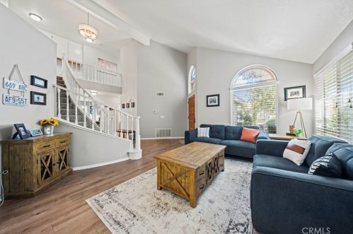 22114 Pamplico Dr, Santa Clarita CA  91350-2186 exterior