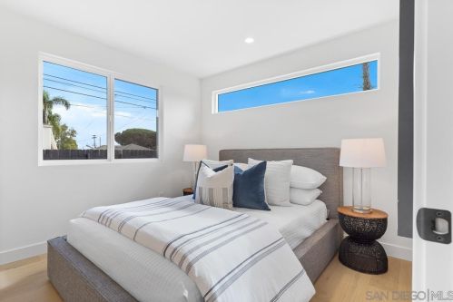 1533 Beryl St, San Diego CA  92109-2106 exterior