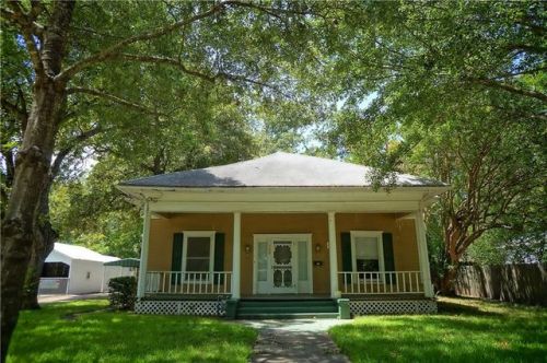 105 Howard St, Terrell, TX 75160-2104