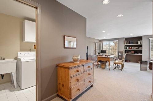 1 Doral Grn Dr, Rye Brook NY  10573-5405 exterior