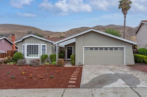 2381 Lacey Dr, Milpitas, CA 95035-6120