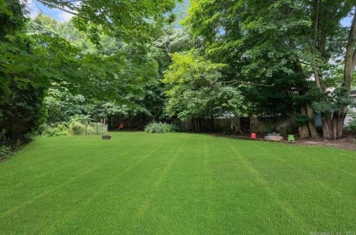 1 Beech Dr, Norwich CT 06360-2903 exterior