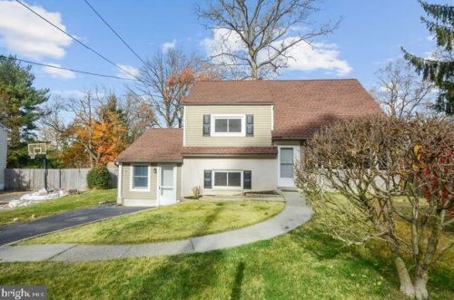 5 Jacqueline Dr, Paoli, PA 19301-1715