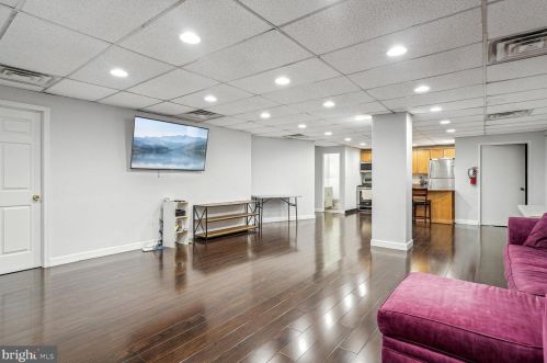 1330 New Hampshire Ave, Washington DC  20036-6350 exterior