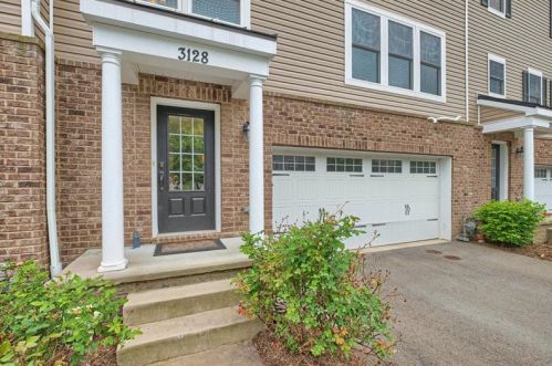 3128 Raintree Dr, Gibsonia, PA 15044-8130