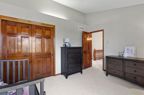 4580 Sommerset Dr, Waukesha WI  53151-6876 exterior