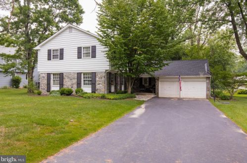 595 Watford Ln, Berwyn, PA 19312-1750