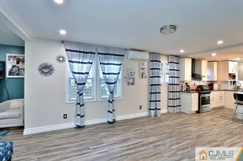 16 Dayton Cres, Bernardsville NJ  07924-2704 exterior