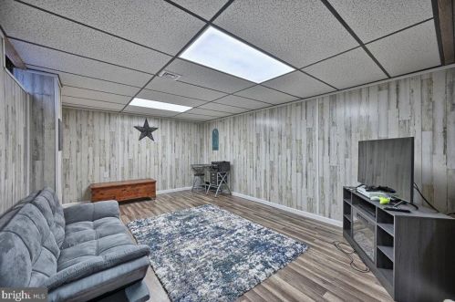 7211 Jefferson St, Harrisburg PA 17111-5246 exterior