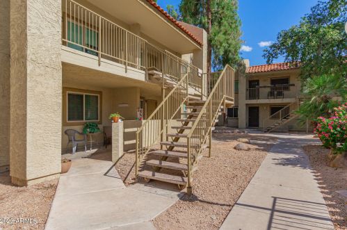 2220 Dora St, Mesa, AZ 85201-6022