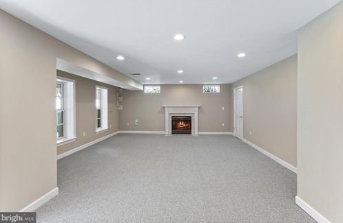 16640 Radcliffe Ln, Woodbridge VA  22191-4437 exterior