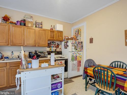 365 College Ave, Lancaster PA 17603-3319 exterior