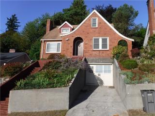 421 Yantic Ave, Bremerton, WA 98312-4214