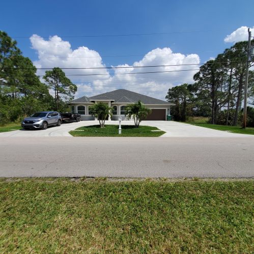 2481 Brescia St, Fort Pierce, FL 34953-2756