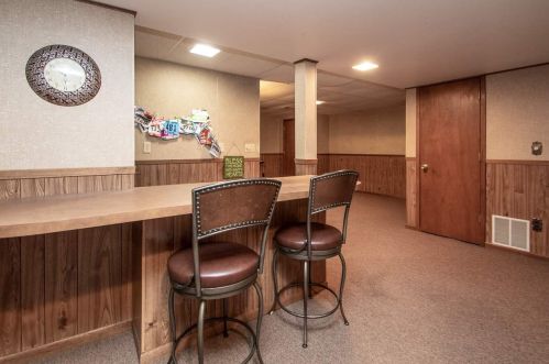 2084 Wintergreen Ct, Green Bay WI  54304-1946 exterior