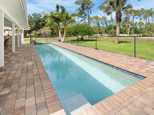 520 Soll St, Naples FL  34109-3873 exterior