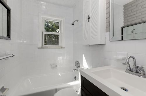 71 James Ave, Clark NJ  07066-1212 exterior