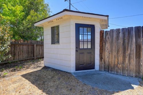855 B St, Liberty Farms CA  95620-3311 exterior