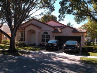 18430 11th St, Hollywood FL  33029-3611 exterior