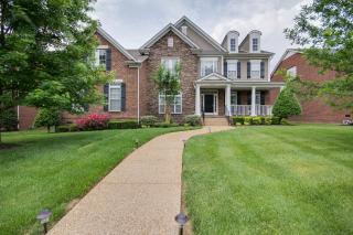 3073 Oxford Glen Dr, Franklin, TN 37067-8585