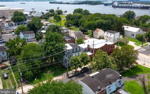 210 Market St, Gloucester NJ  08030-1907 exterior