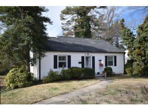 146 Hillside Dr, Burlington, NC 27215-4932