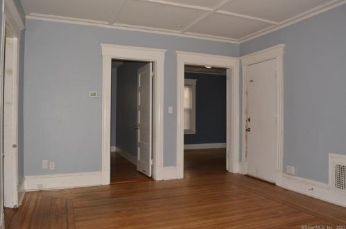 356 Chestnut St, New Britain CT 06051-2307 exterior