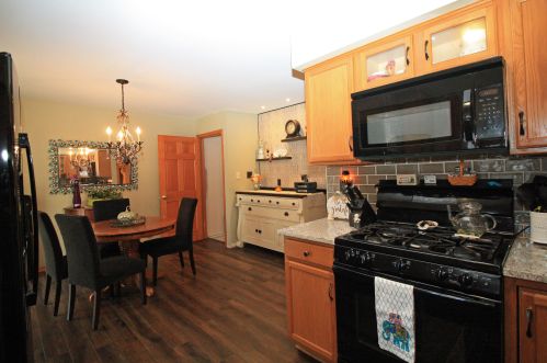 449 Wisconsin Ave, Oconomowoc, WI 53066-2703