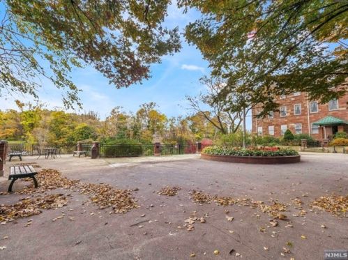 280 Main St, West Paterson NJ  07424-1236 exterior