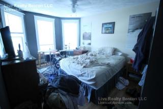 516 Washington St, Brookline MA  02446-4516 exterior