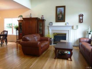 2 Linden Hts, Norwalk CT  06851-1552 exterior